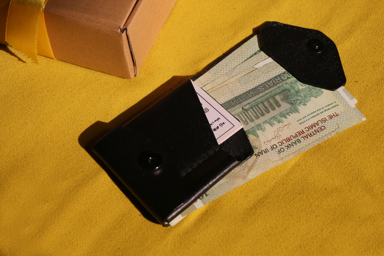 کیف پول مدل مانو