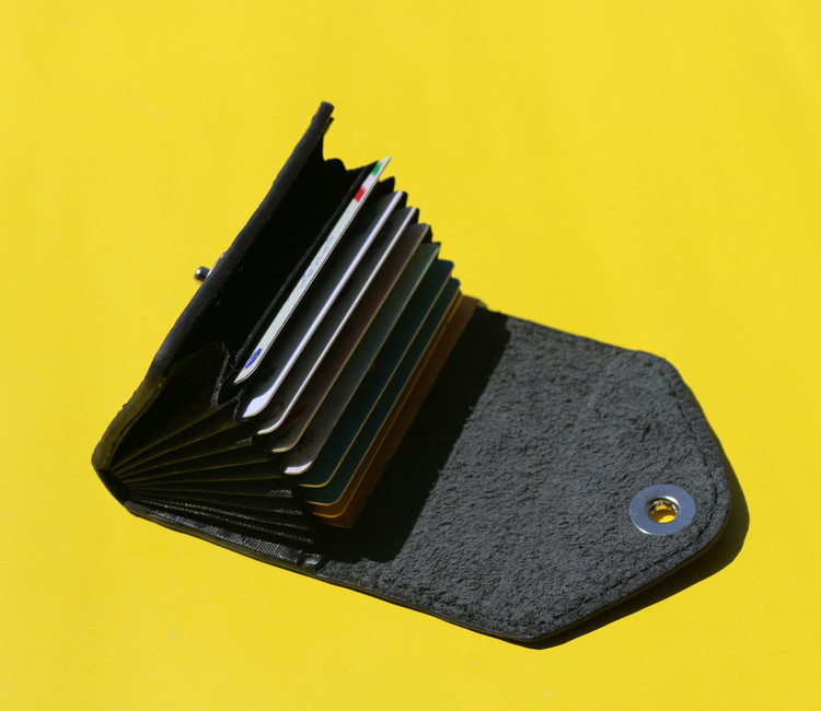 جاکارتی چرم اکاردئونی