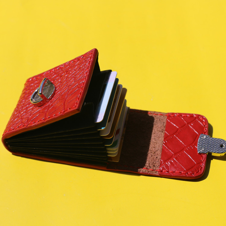 جاکارتی چرم اکاردئونی